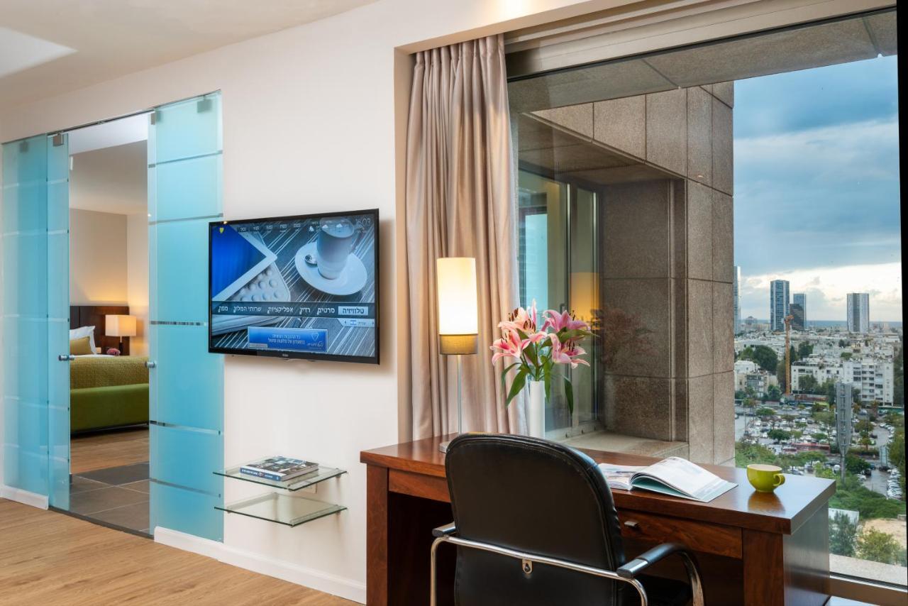 Leonardo City Tower Hotel Tel Aviv Giv'atayim Exterior photo Suite